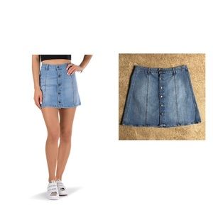 MOSSIMO SUPPLY CO WOMENS DENIM BUTTONED POCKET SKIRT SZ 12 LIGHT WASH